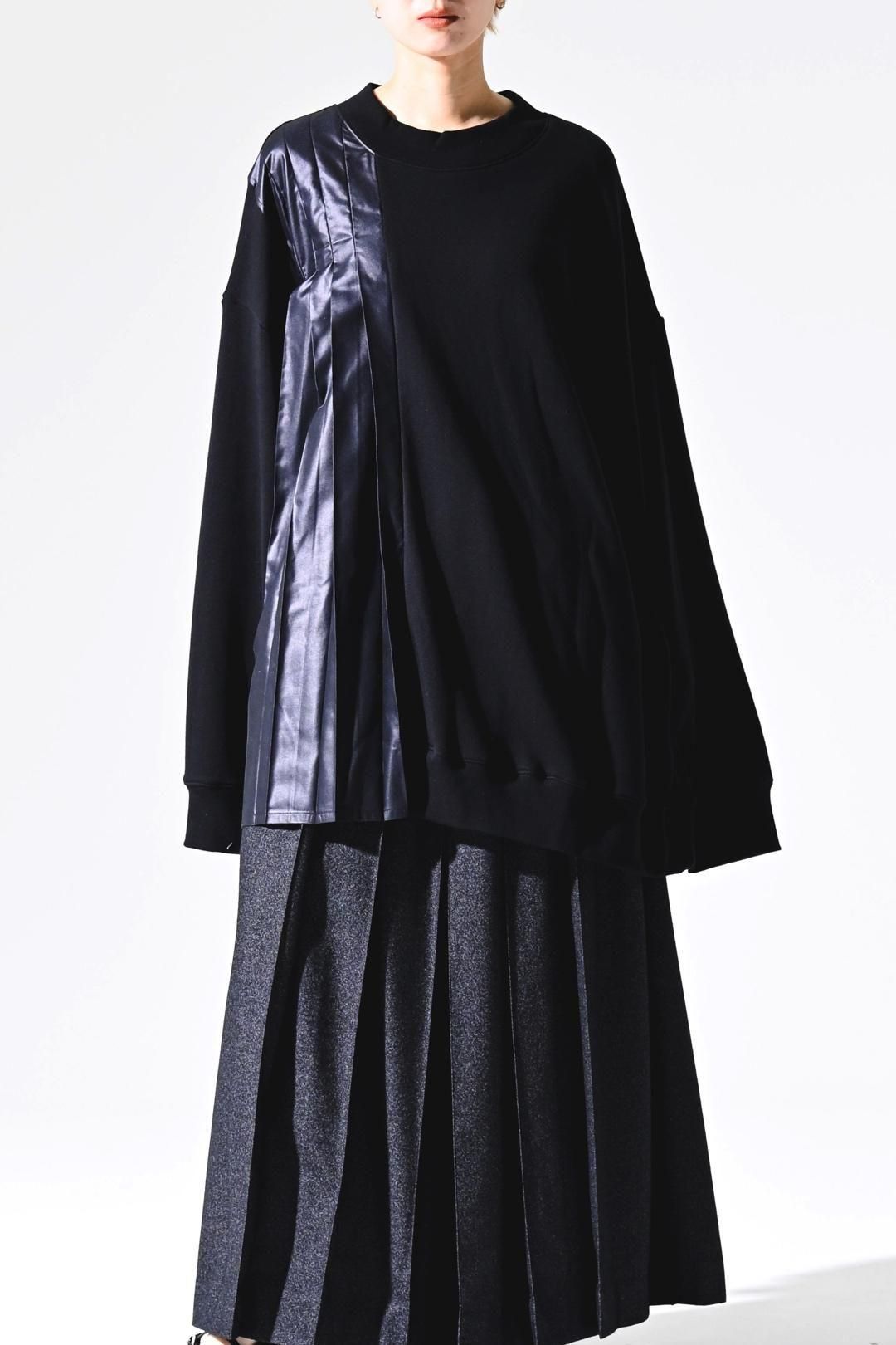 Pleats Tier Sweat black