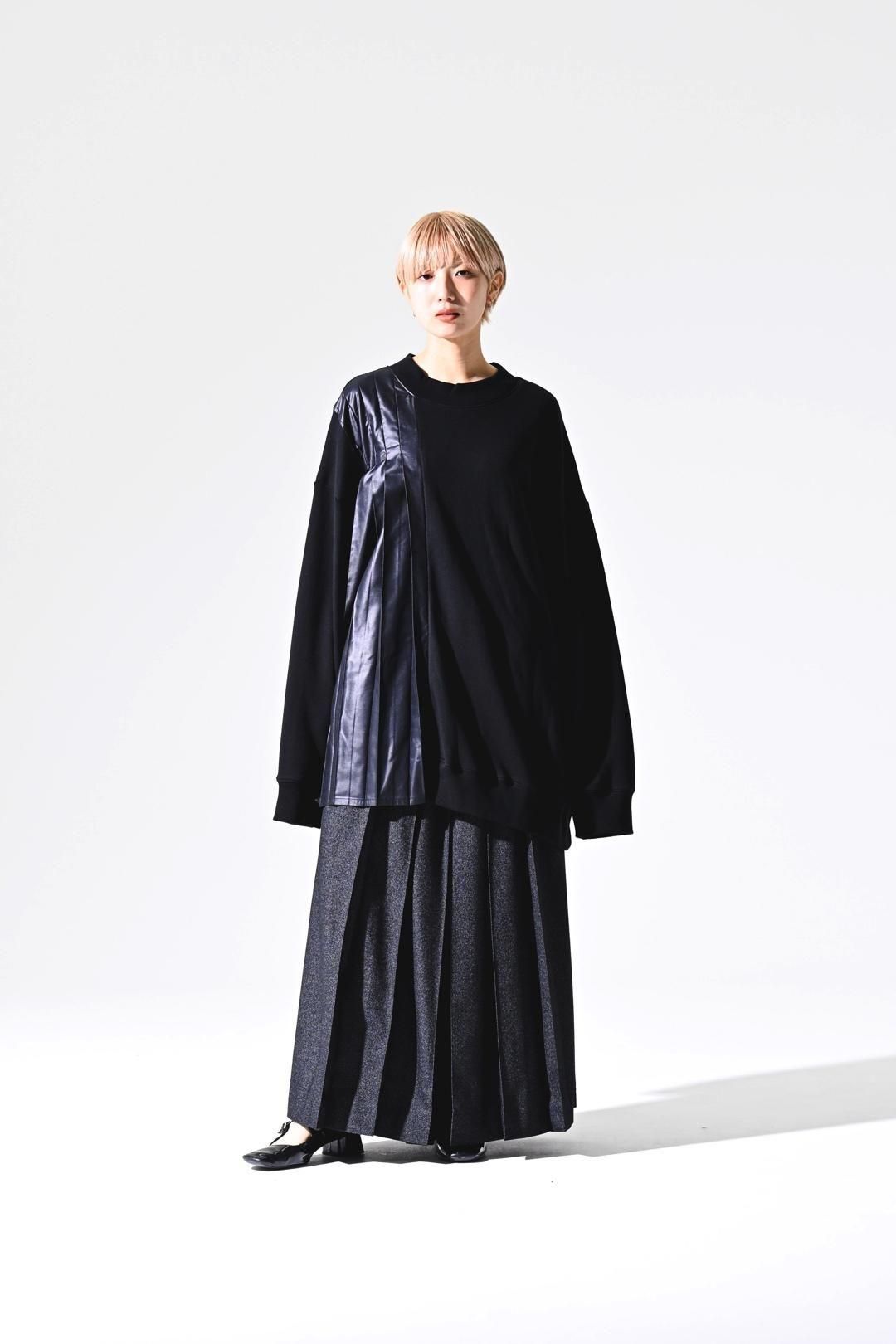 Pleats Tier Sweat black