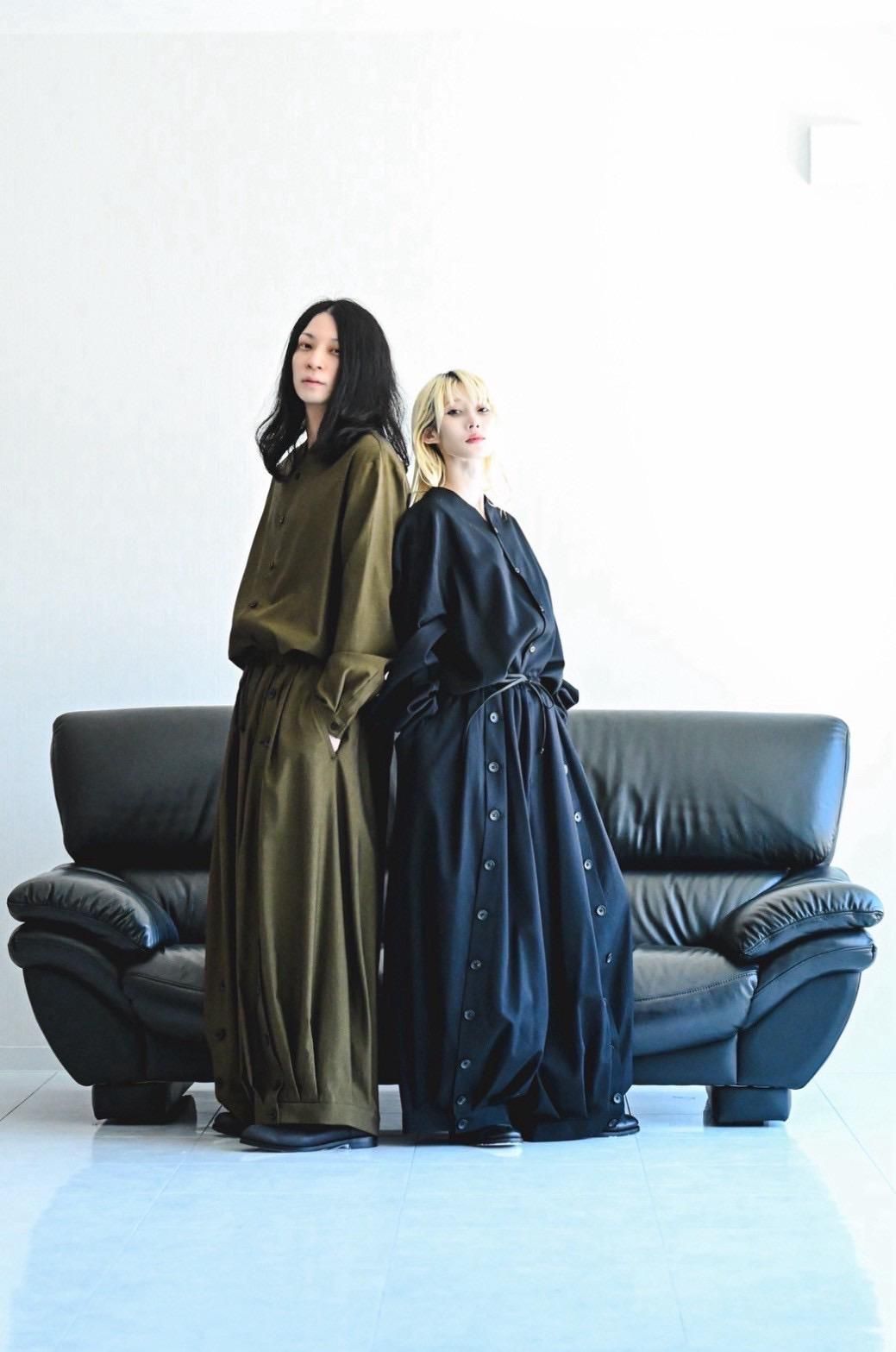 Wool Gabardine Mirrored Button Big Pants