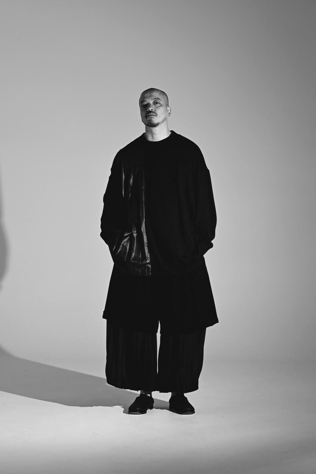 Pleats Tier Sweat black