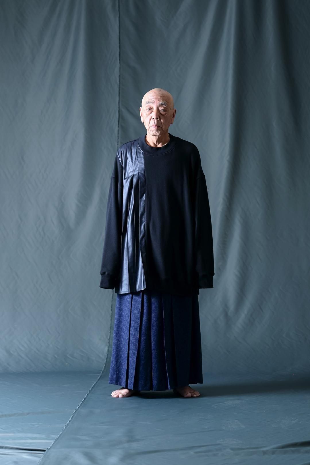 Pleats Tier Sweat black