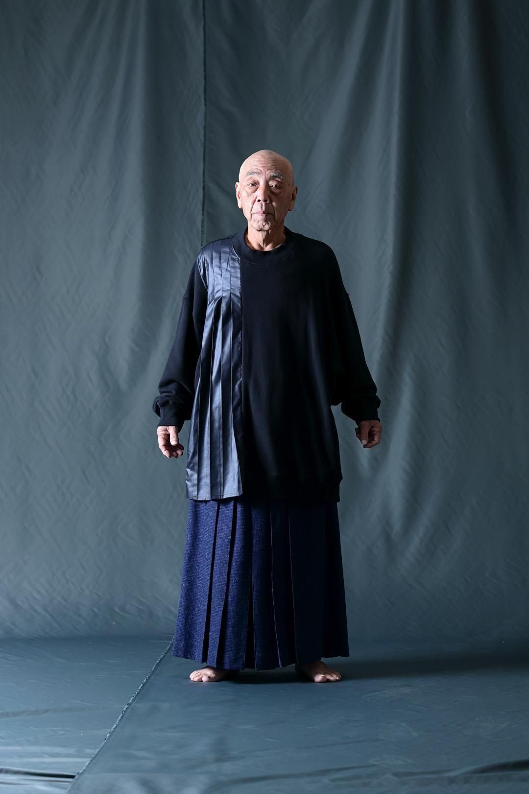 Pleats Tier Sweat black