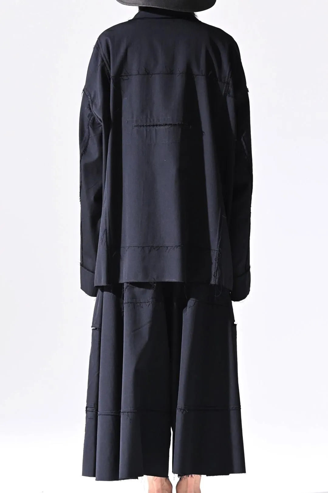 Wool Gabardine Cut Off Jacket with Damage Pocket