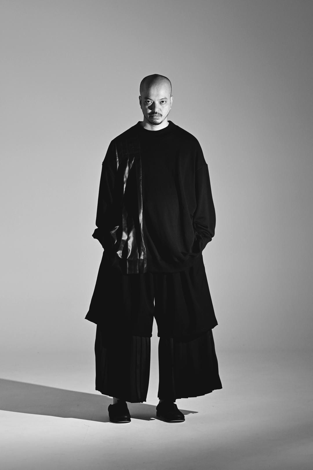 Pleats Tier Sweat black