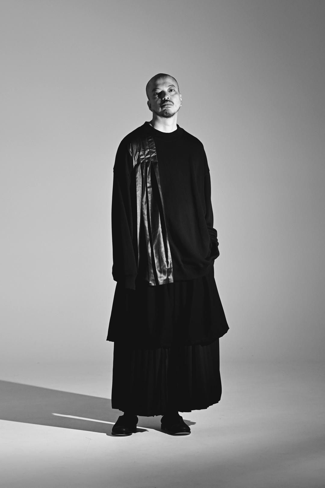 Pleats Tier Sweat black