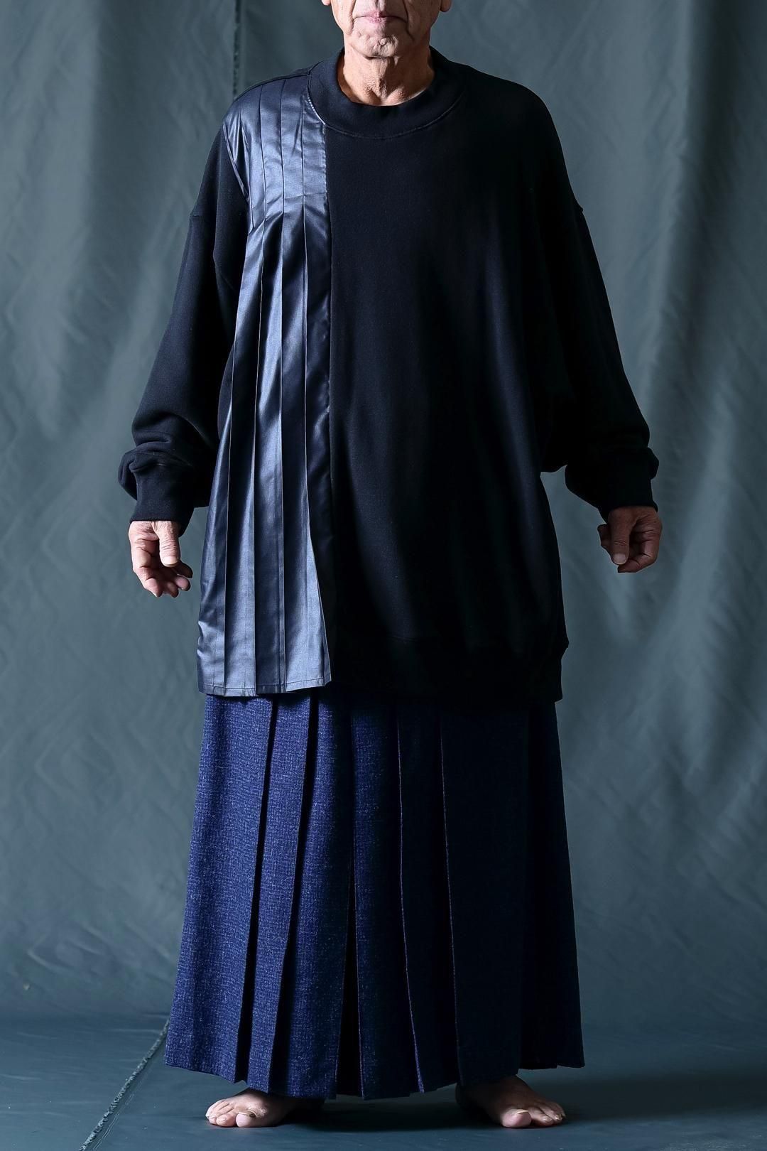 Pleats Tier Sweat black