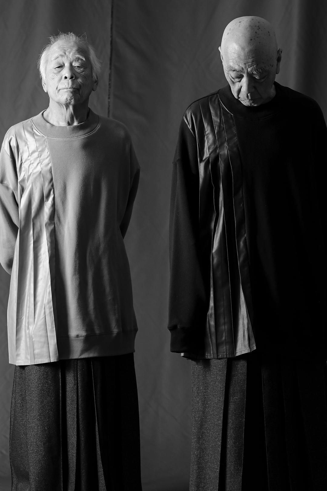 Pleats Tier Sweat black