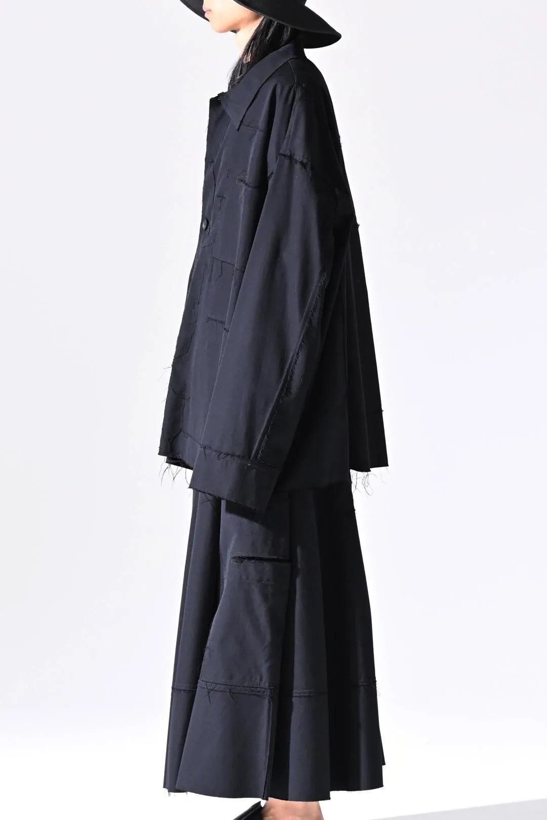 Wool Gabardine Cut Off Jacket with Damage Pocket