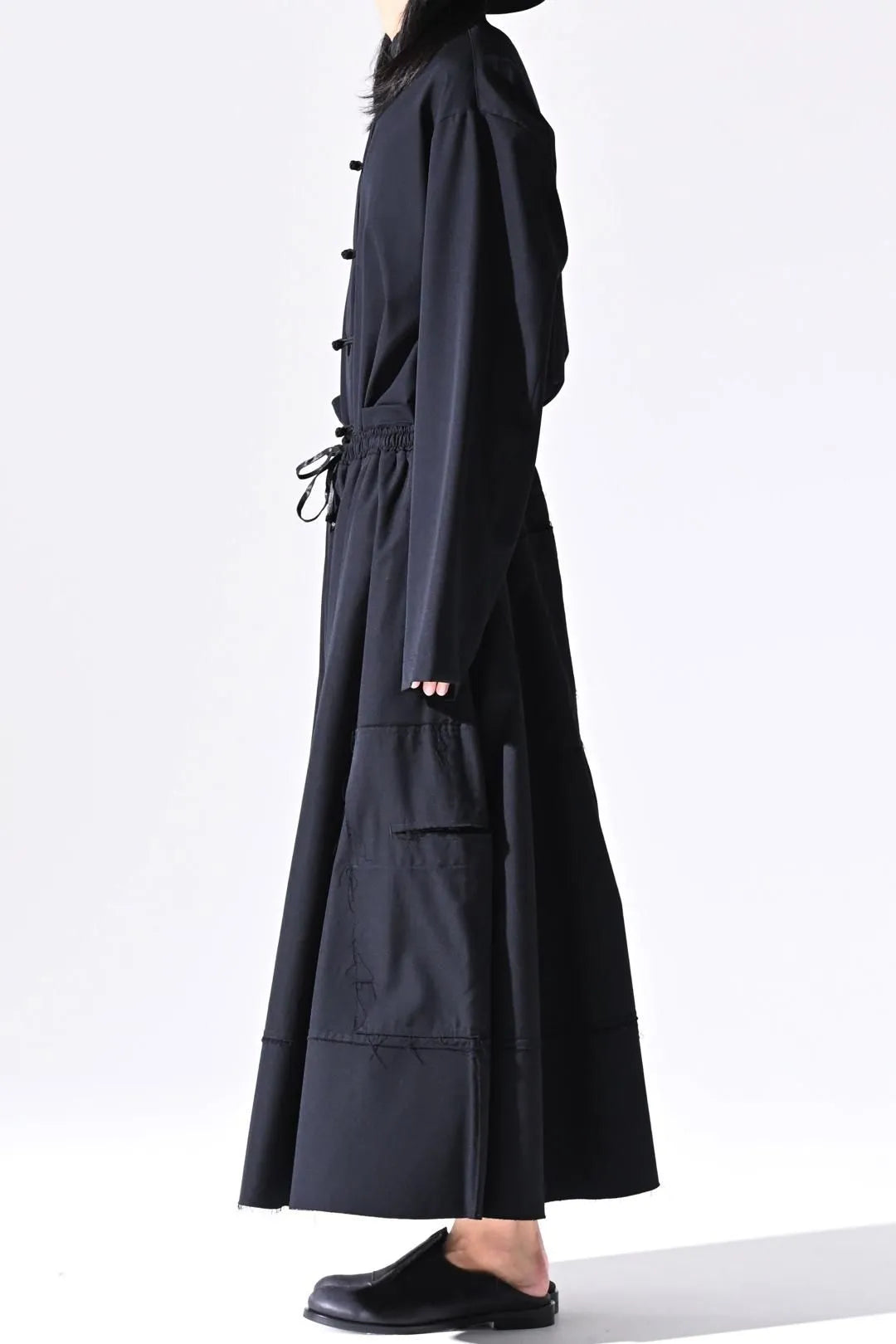 Wool Gabardine Cut Off Pants with Damage Pocket black